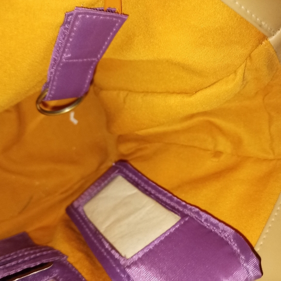 LG Bueno bag detachable accessories! - Picture 15 of 16